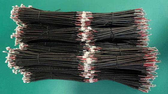 Druty końcowe z okrągłym pierścieniem z materiałem z płaszcza PVC