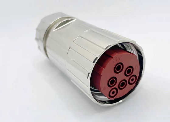 Działający na zewnątrz, o szerokości nieprzekraczającej 10 mm